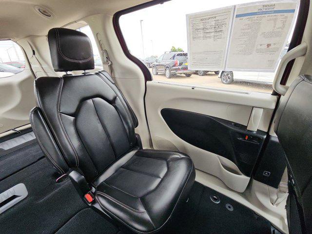 Photo of 2023 Velvet Red Pearlcoat Chrysler Pacifica
