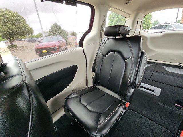Photo of 2023 Velvet Red Pearlcoat Chrysler Pacifica