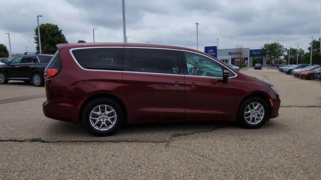 Photo of 2023 Velvet Red Pearlcoat Chrysler Pacifica