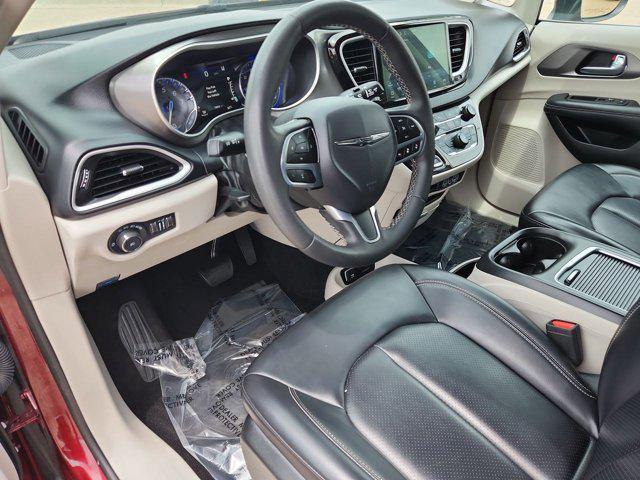 Photo of 2023 Velvet Red Pearlcoat Chrysler Pacifica