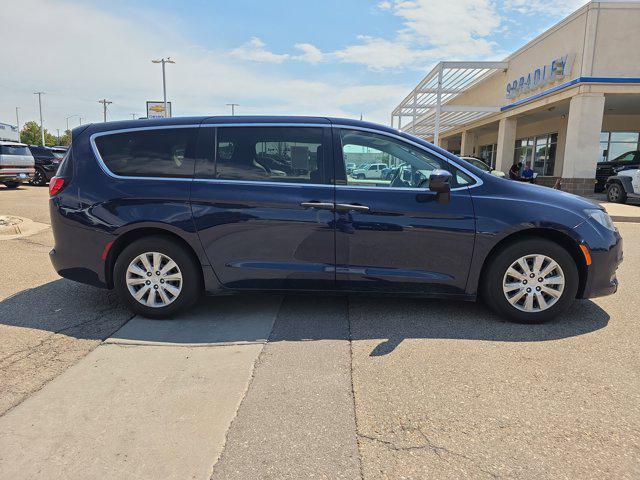 Photo of 2020 Jazz Blue Pearlcoat Chrysler Voyager
