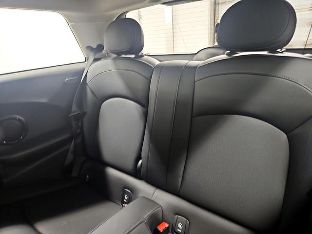 Photo of 2017 Black MINI Hardtop