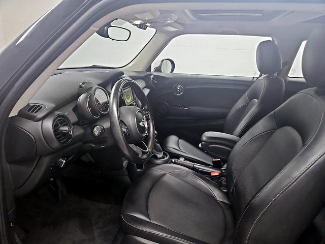 Photo of 2017 Black MINI Hardtop