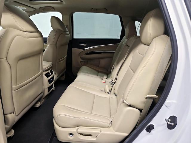 Photo of 2020 White Acura MDX