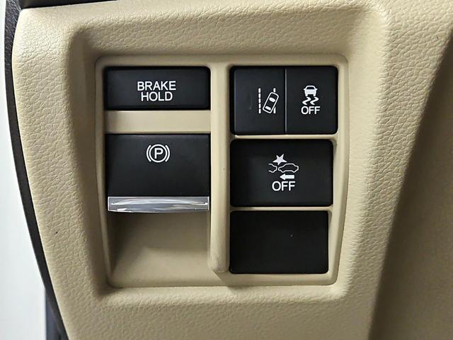 Photo of 2020 White Acura MDX