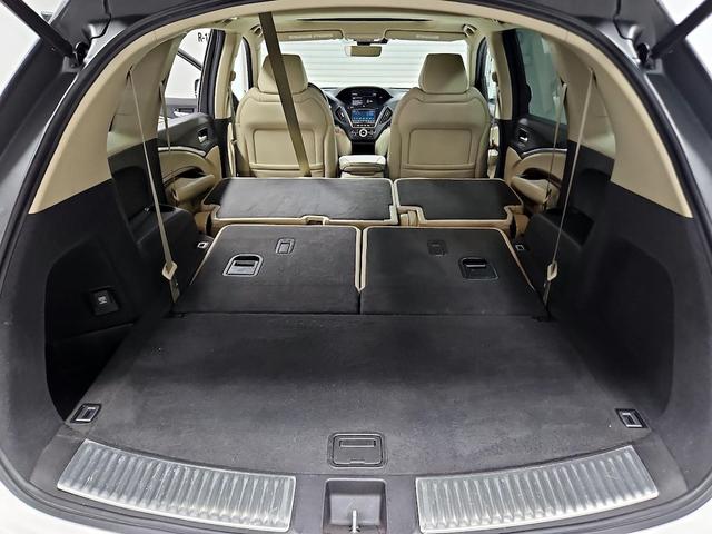 Photo of 2020 White Acura MDX