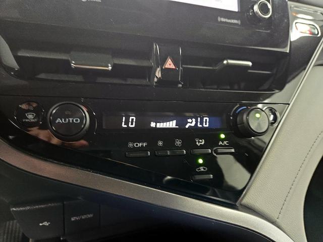 Photo of 2023 White Toyota Camry