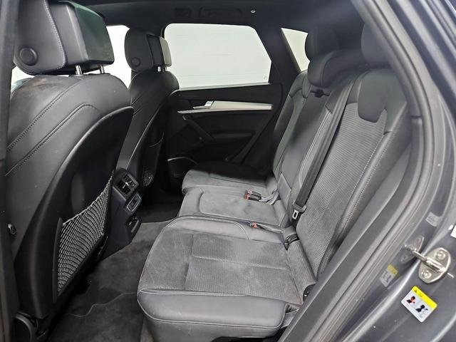 Photo of 2022 Black Audi Q5 e