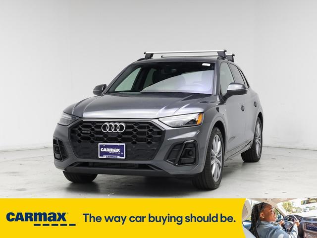Photo of 2022 Black Audi Q5 e