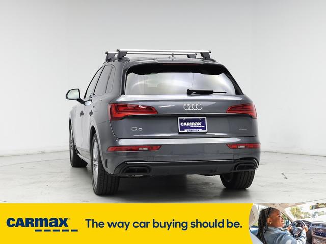 Photo of 2022 Black Audi Q5 e