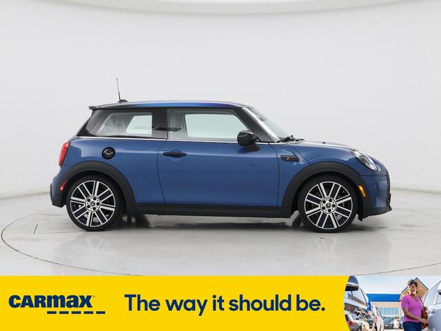 Photo of 2022 Blue MINI Hardtop