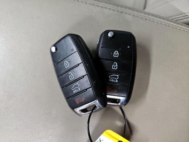 Photo of 2016 Black Kia Sorento