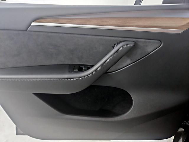 Photo of 2024 Gray Tesla Model Y