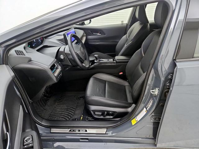 Photo of 2024 Gray Toyota Prius