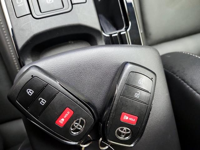 Photo of 2024 Gray Toyota Prius