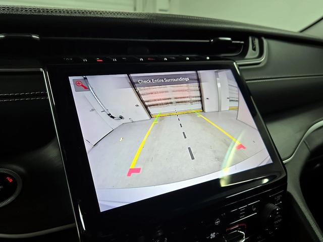 Photo of 2023 Silver Jeep Grand Cherokee
