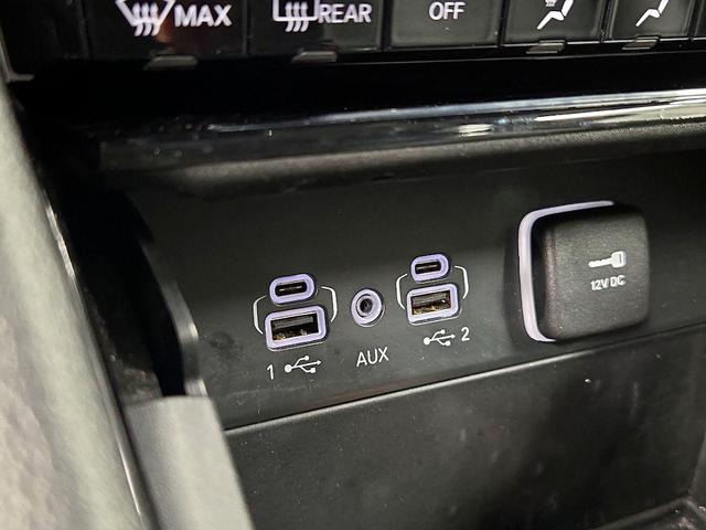 Photo of 2023 Silver Jeep Grand Cherokee
