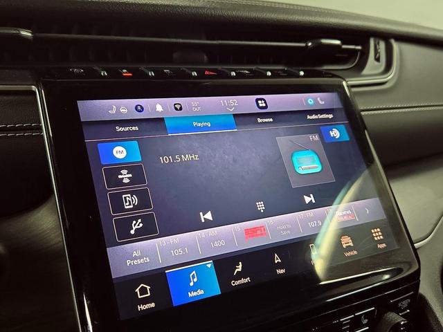 Photo of 2023 Silver Jeep Grand Cherokee