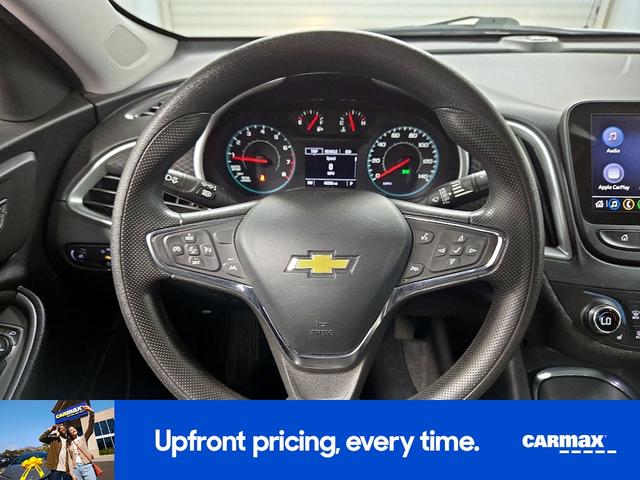 Photo of 2023 White Chevrolet Malibu