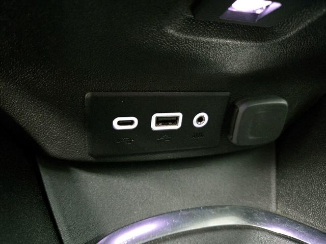 Photo of 2023 White Chevrolet Malibu