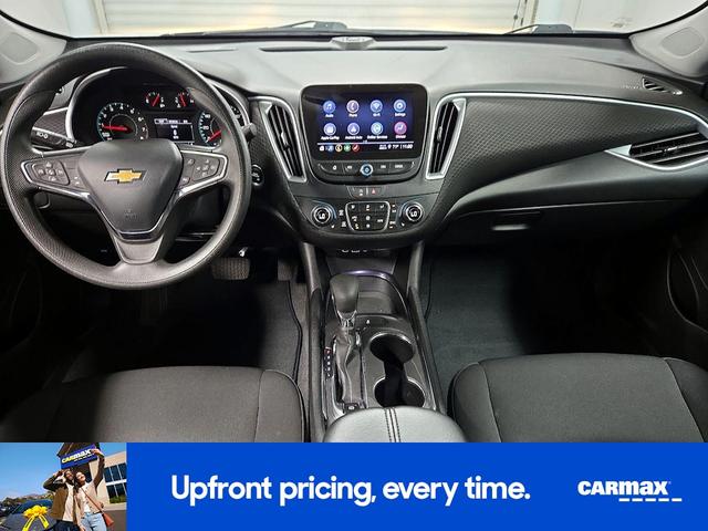 Photo of 2023 White Chevrolet Malibu