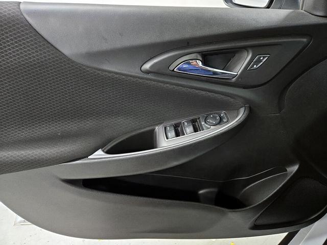 Photo of 2023 White Chevrolet Malibu
