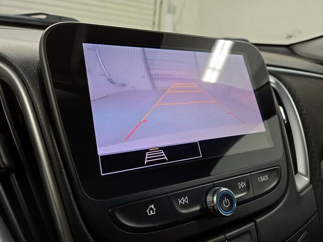 Photo of 2023 White Chevrolet Malibu