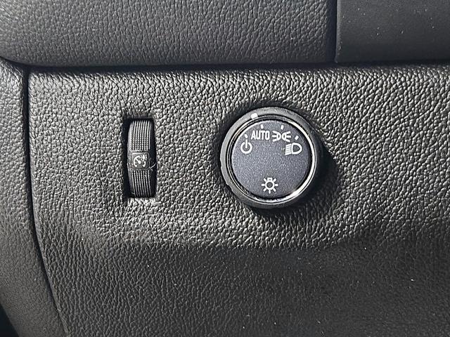 Photo of 2022 Black Chevrolet Colorado