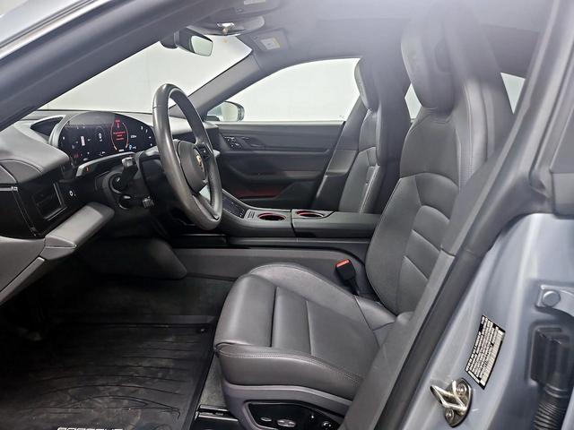Photo of 2021 Silver Porsche Taycan
