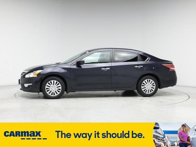 Photo of 2015 Gray Nissan Altima