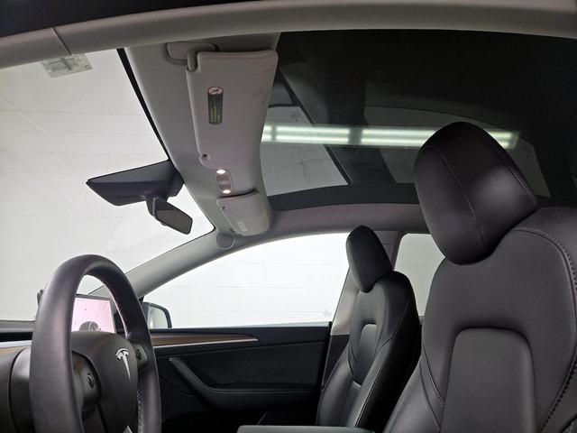Photo of 2022 Gray Tesla Model Y