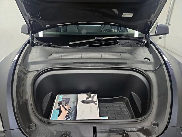 Photo of 2022 Gray Tesla Model Y