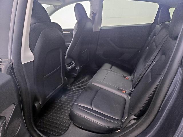 Photo of 2022 Gray Tesla Model Y