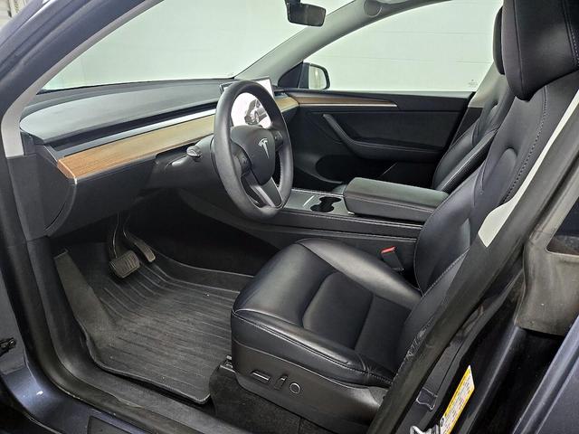 Photo of 2022 Gray Tesla Model Y