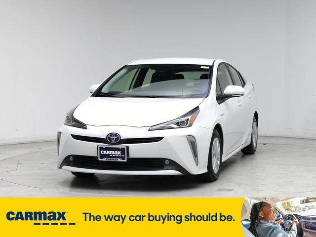 Photo of 2021 White Toyota Prius