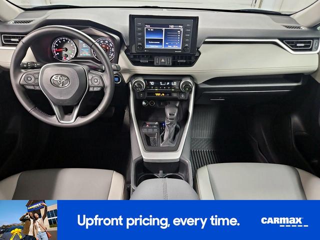 Photo of 2022 Gray Toyota RAV4