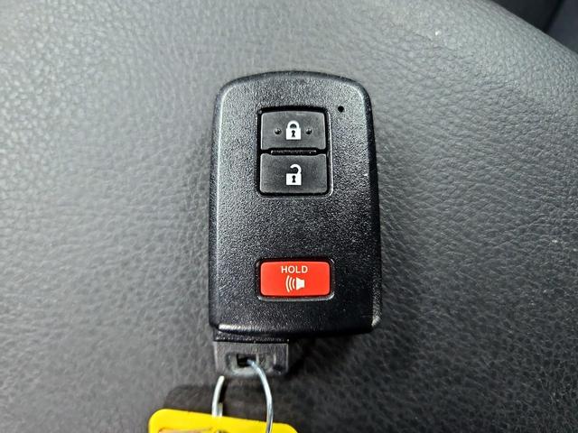 Photo of 2022 Gray Toyota Tacoma