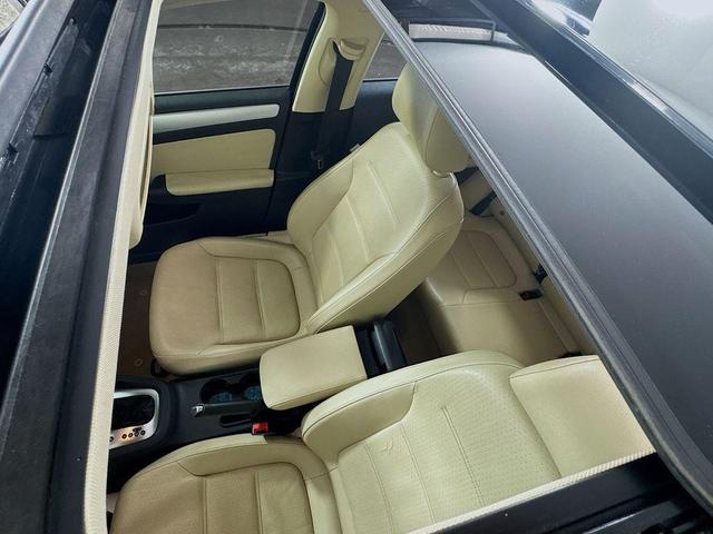 Photo of 2013 Black Volkswagen Jetta