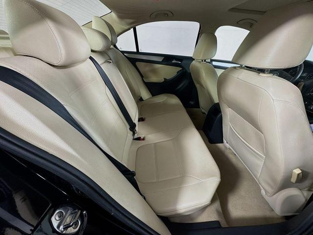 Photo of 2013 Black Volkswagen Jetta