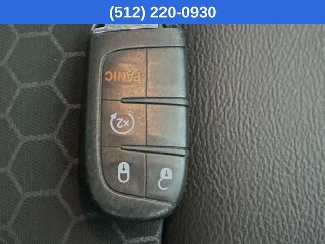 Photo of 2018 White Clearcoat Jeep Compass