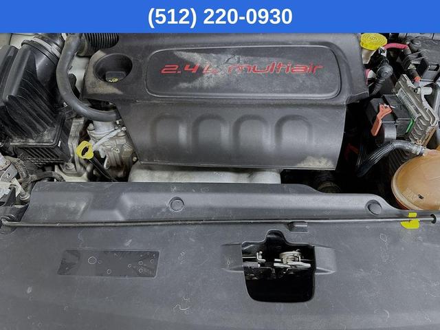 Photo of 2018 White Clearcoat Jeep Compass