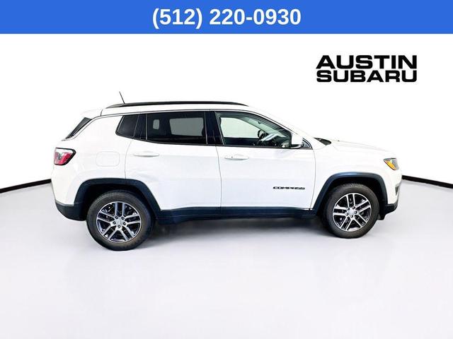 Photo of 2018 White Clearcoat Jeep Compass