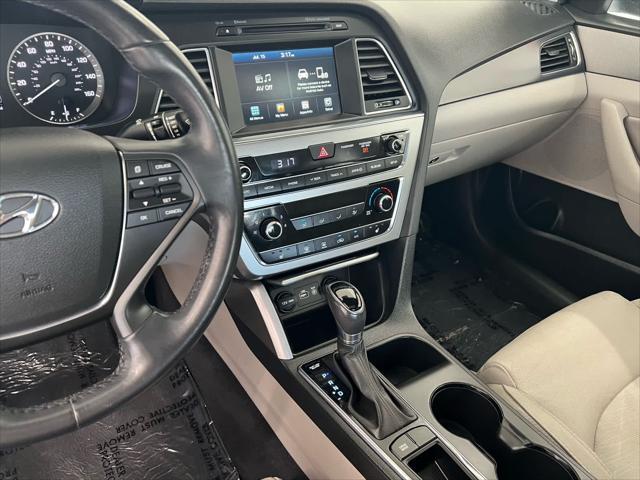 Photo of 2016 Lakeside Blue Hyundai SONATA