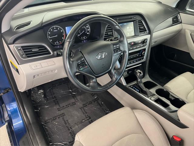 Photo of 2016 Lakeside Blue Hyundai SONATA
