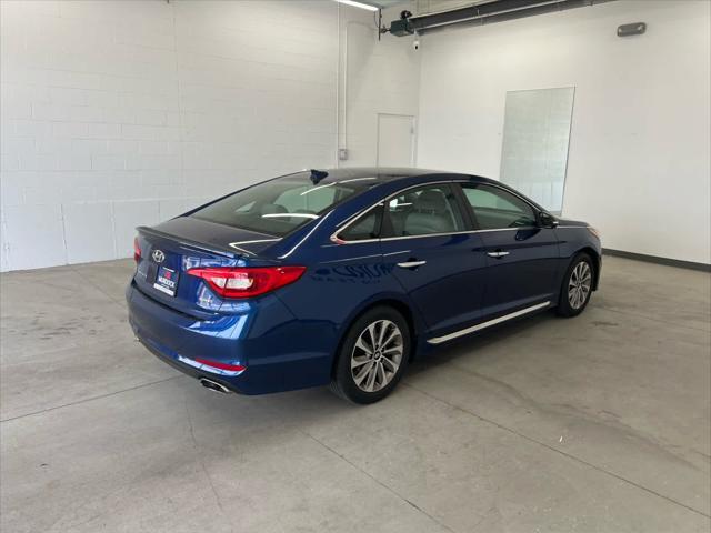 Photo of 2016 Lakeside Blue Hyundai SONATA