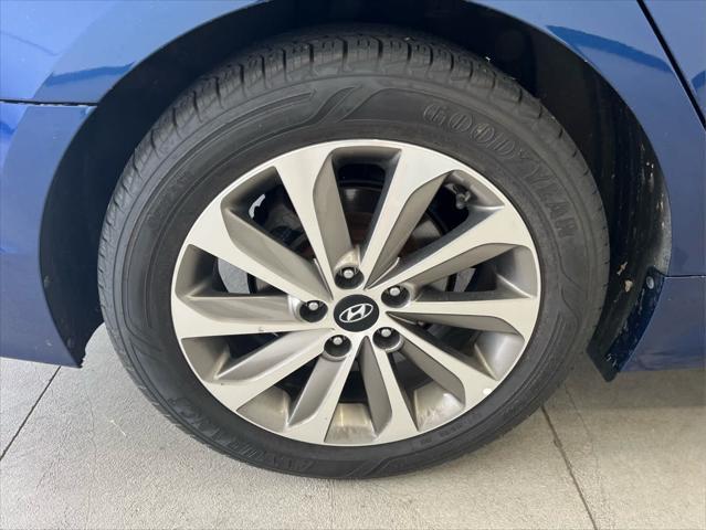 Photo of 2016 Lakeside Blue Hyundai SONATA