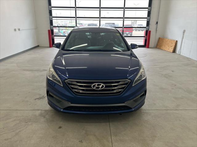 Photo of 2016 Lakeside Blue Hyundai SONATA