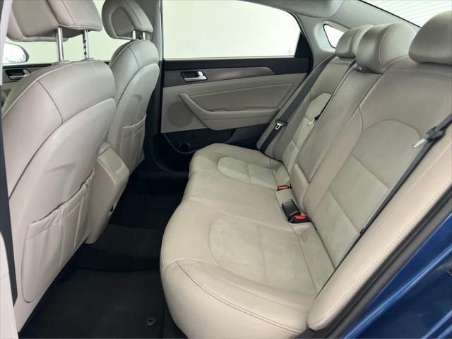Photo of 2016 Lakeside Blue Hyundai SONATA