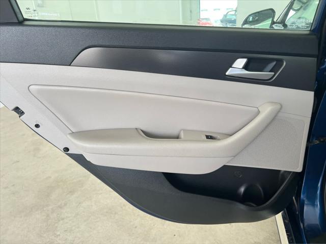 Photo of 2016 Lakeside Blue Hyundai SONATA