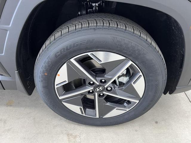 Photo of 2025 Phantom Black Hyundai TUCSON
